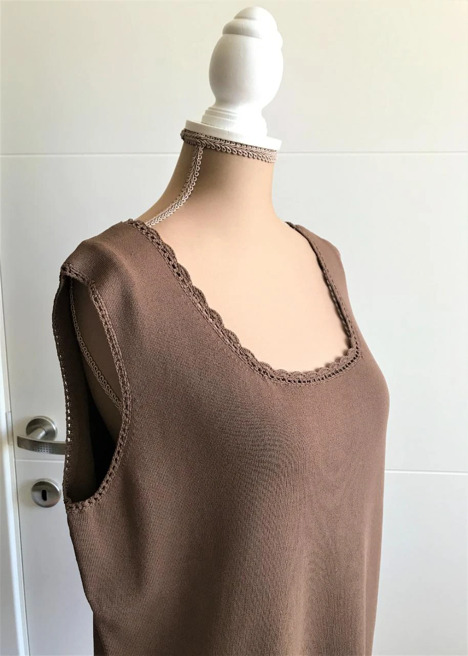 Mayerline 2L/44 brownish top nicely trimmed. – photo 2